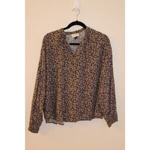 Universal thread Women’s blouse Floral Size L